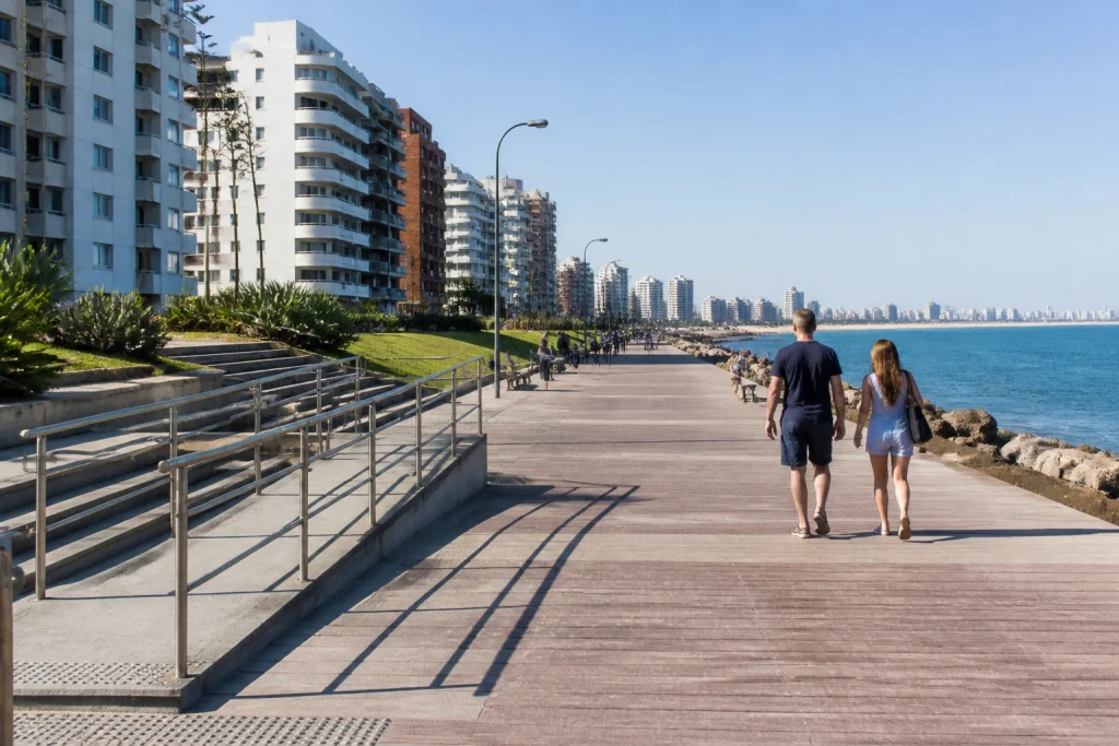 Coastal pedestrian route at Paseo de las Américas in Punta del Este