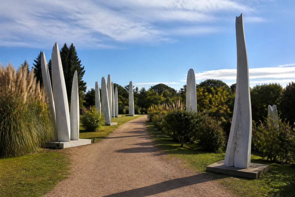 Walking route among outdoor sculptures at Fundación Pablo Atchugarry