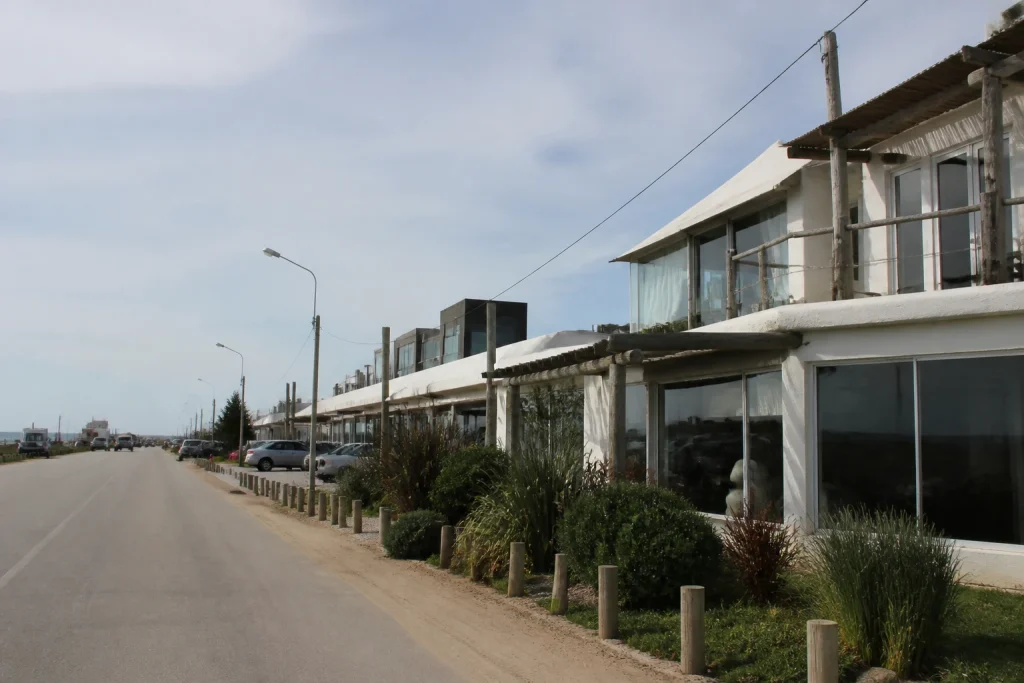 Coastal streetscape along Ruta 10 in La Barra