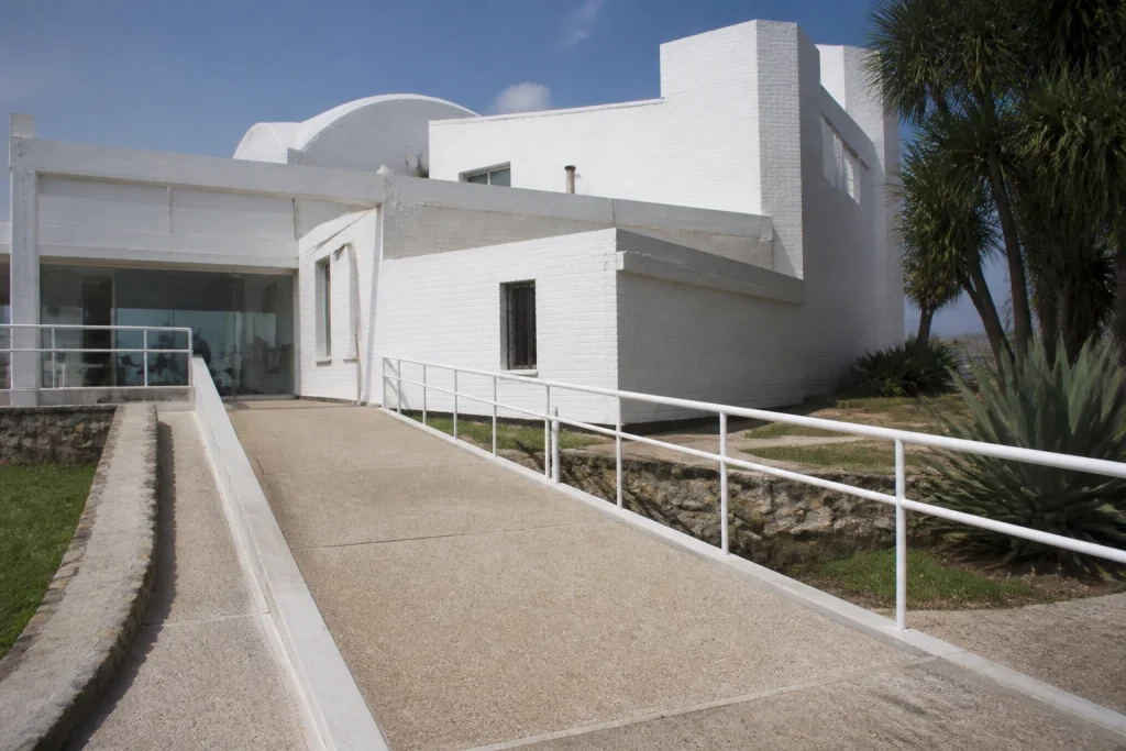 Accessible exterior approach at Museo Ralli in Punta del Este