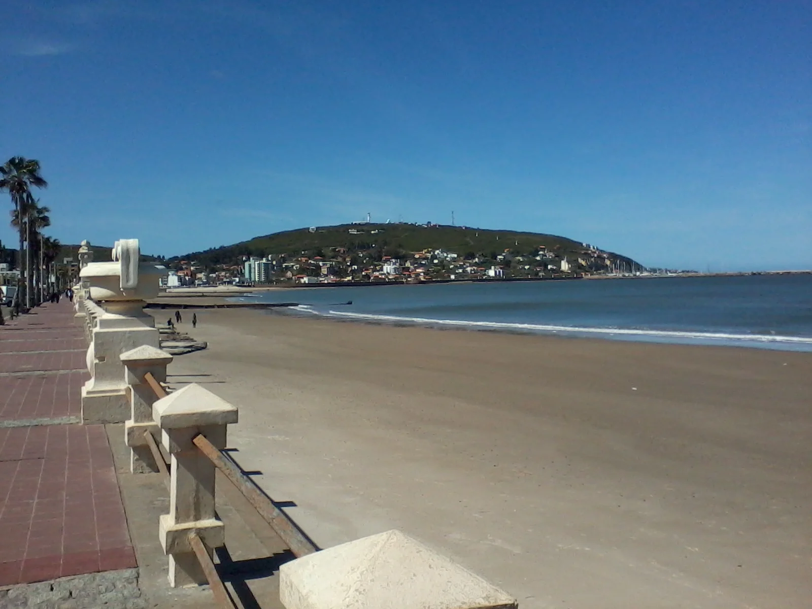 The Rambla de los Argentinos waterfront promenade in Piriápolis.