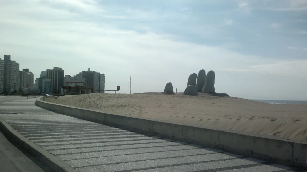 La Mano sculpture beside the beach in Punta del Este