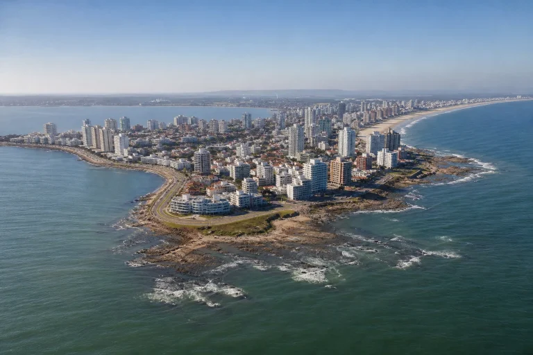 Elevated view of the Punta del Este peninsula between Playa Mansa and Playa Brava