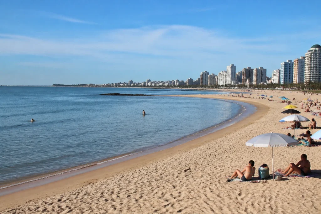 Summer weather at Playa Mansa in Punta del Este